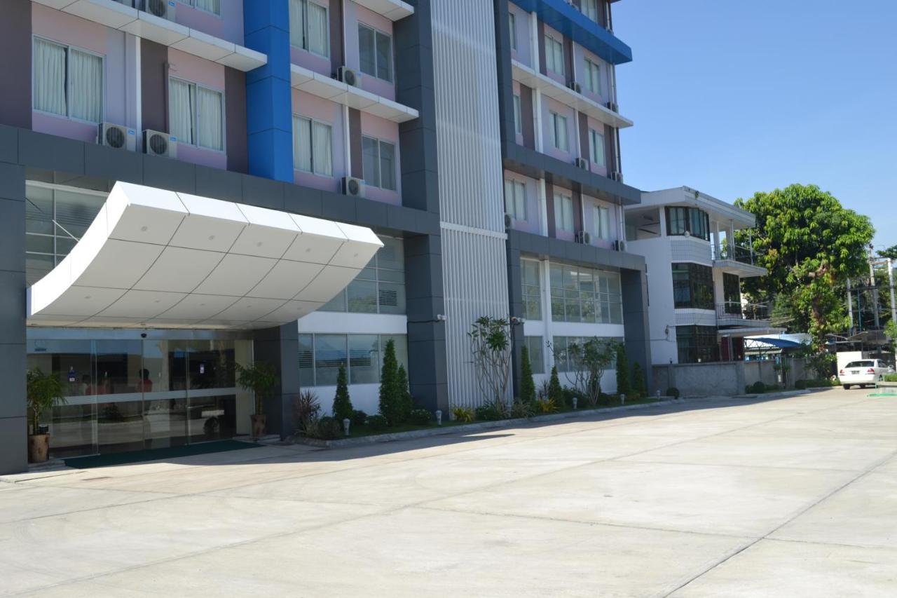 Hotel Broadway Yangon Exterior photo
