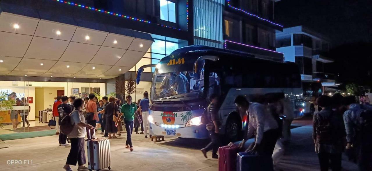 Hotel Broadway Yangon Exterior photo