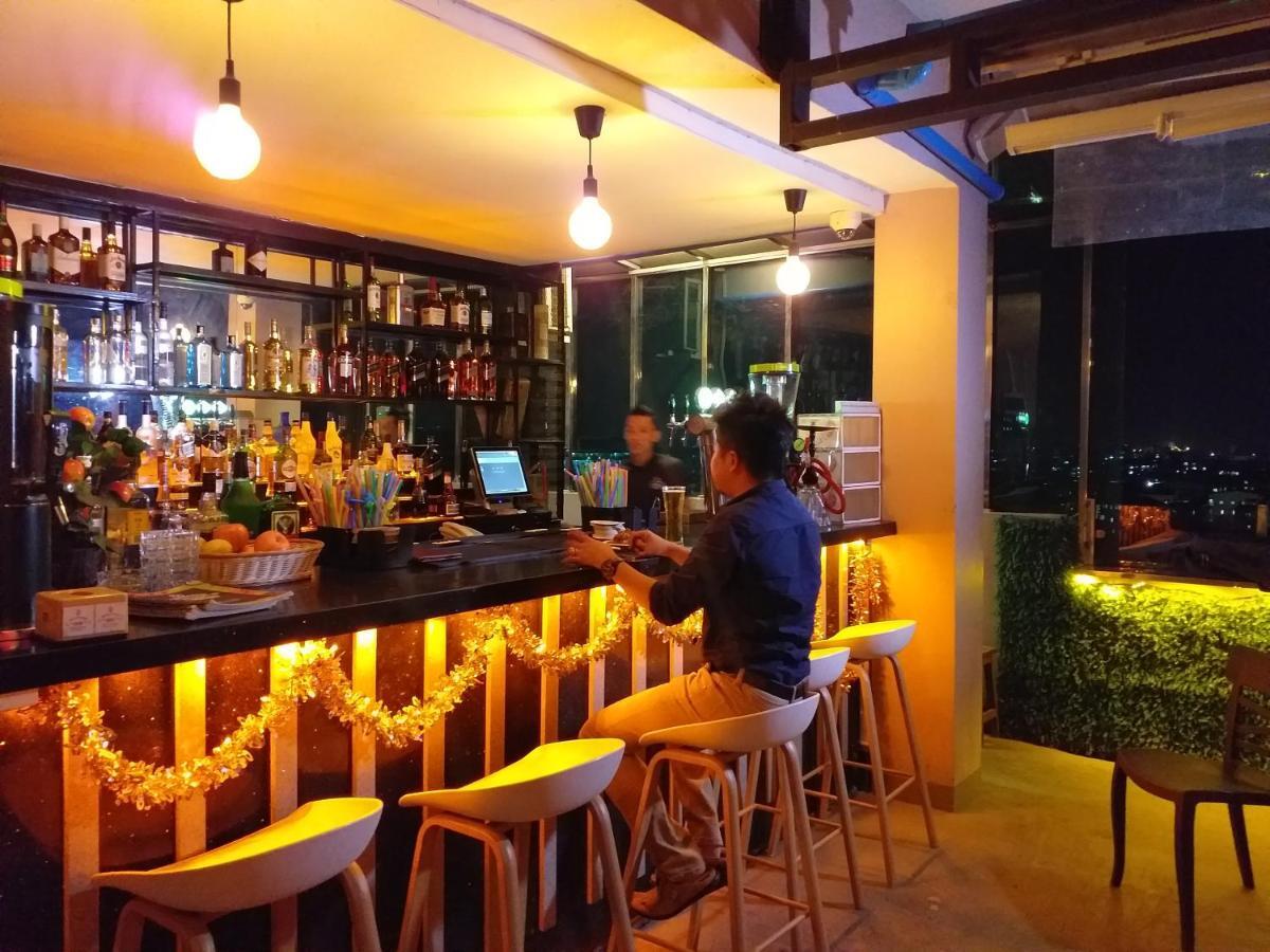 Hotel Broadway Yangon Exterior photo