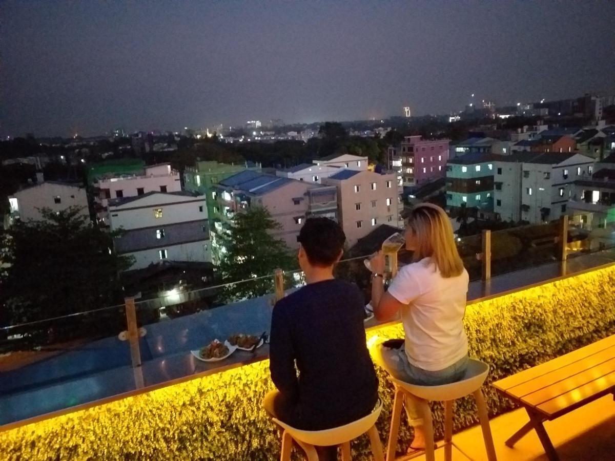 Hotel Broadway Yangon Exterior photo