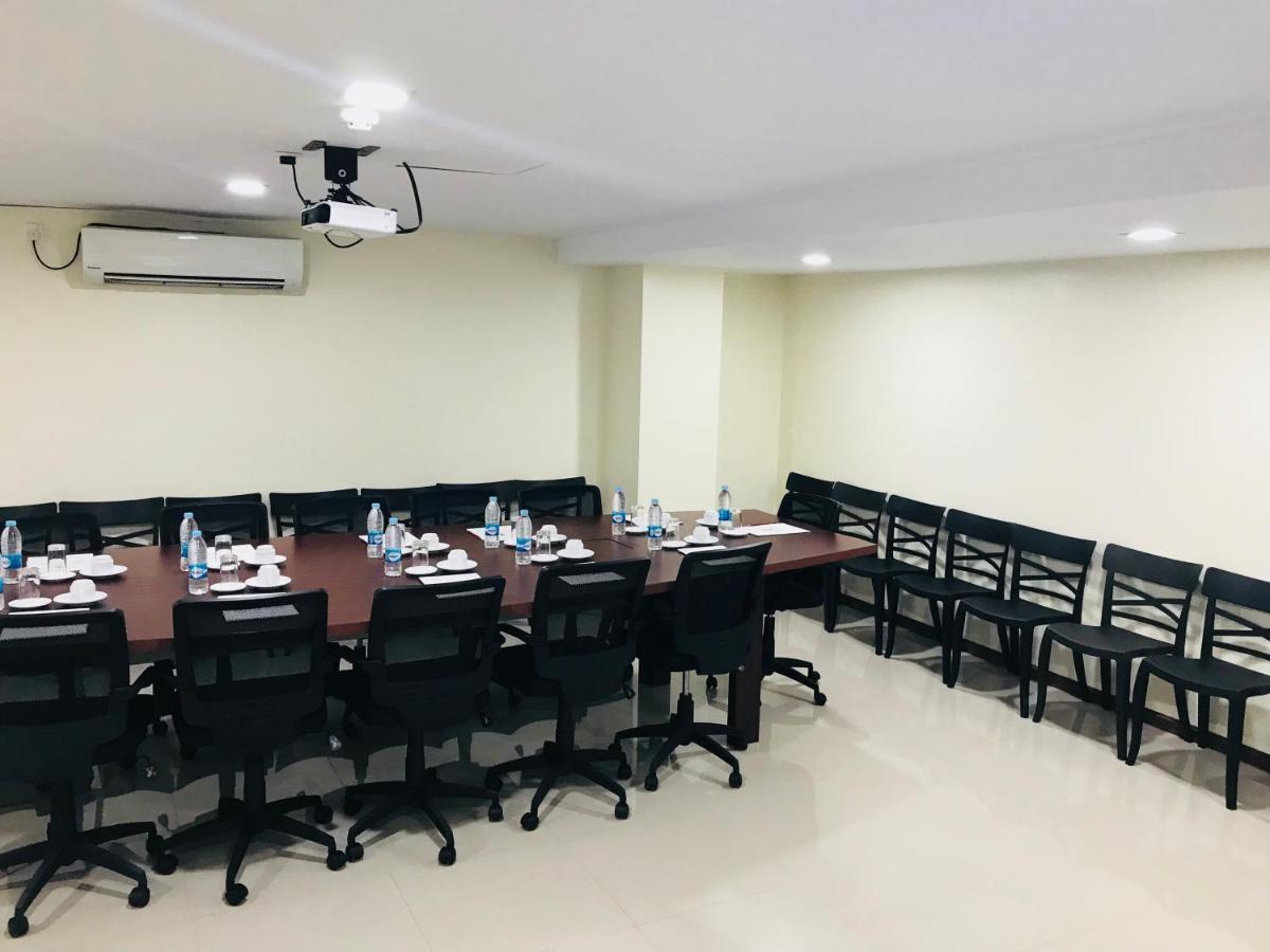 Hotel Broadway Yangon Exterior photo